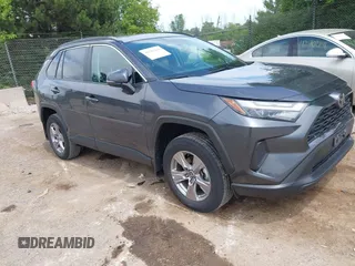 2023 Toyota RAV4 XLE с VIN 2T3P1RFV8PW394579, выставлен на аукционе IAAI как лот 42701241 с пробегом 36 150 миль миль и . История ставок и продаж доступна на DreamBid. Изображение 1.