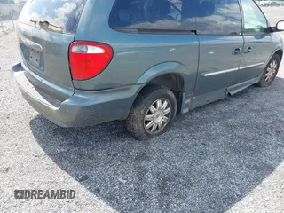 2007 Chrysler Town & Country Touring with VIN 2A4GP54L67R133643, listed as a IAAI auction lot 42275755 with 84,881 mi miles and . Bid and sale history available at DreamBid. Image 6.