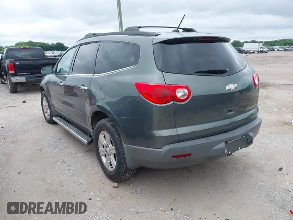 2011 Chevrolet Traverse 1LT z VIN 1GNKRGED0BJ204837, wystawiony jako IAAI lot #42203555 z przebiegiem Nie podano mil oraz . Historia ofert i sprzedaży dostępna na DreamBid. Obrazek 3.