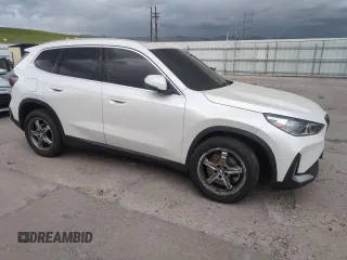 2023 BMW X1 xDrive28i with VIN WBX73EF06P5X45961, listed as a Copart auction lot 56417925 with 32,036 mi miles and Clean title. Bid and sale history available at DreamBid. Image 4.