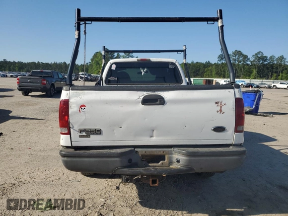 2004 Ford F-250 XL с VIN 1FTNF20L64EA41896, выставлен на аукционе Copart как лот 52894005 с пробегом 384 137 миль миль и Списание • Salvage title. История ставок и продаж доступна на DreamBid. Изображение 6.
