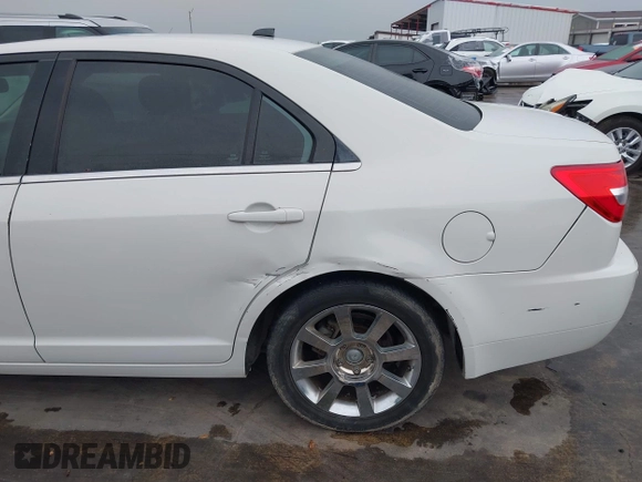 2008 Lincoln MKZ z VIN 3LNHM26TX8R625632, wystawiony jako IAAI lot #41905293 z przebiegiem 205 485 mil mil oraz . Historia ofert i sprzedaży dostępna na DreamBid. Obrazek 20.