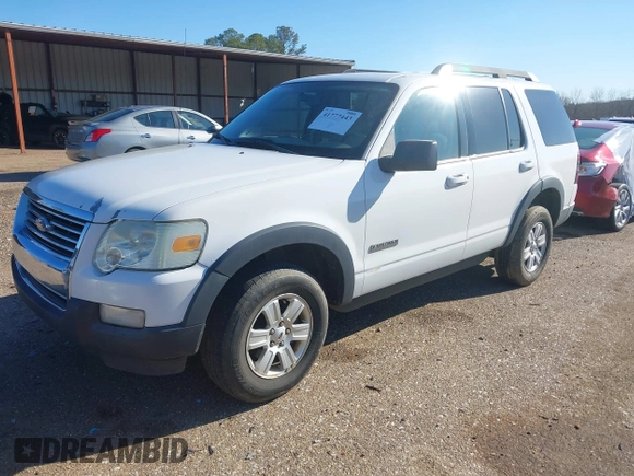 2007 Ford Explorer XLT with VIN 1FMEU63E27UA69436, listed as a IAAI auction lot 41777443 with 215,975 mi miles. Bid and sale history available at carsss.com. Image 18.