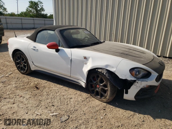 2019 FIAT 124 Spider Urbana Edition z VIN JC1NFAEK6K0142941, wystawiony jako Copart lot #75939004 z przebiegiem 28 402 mil mil oraz Szkoda całkowita • Salvage title. Historia ofert i sprzedaży dostępna na DreamBid. Obrazek 4.