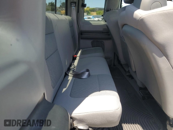 2006 Ford F-250 XL z VIN 1FTSX21P86EC90074, wystawiony jako Copart lot #62201065 z przebiegiem 96 051 mil mil oraz Szkoda całkowita • Salvage title. Historia ofert i sprzedaży dostępna na DreamBid. Obrazek 10.