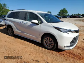 2021 Toyota Sienna XLE with VIN 5TDYRKEC5MS009173, listed as a Copart auction lot 52110265 with 81,880 mi miles and Salvage Title. Bid and sale history available at carsss.com. Image 4.