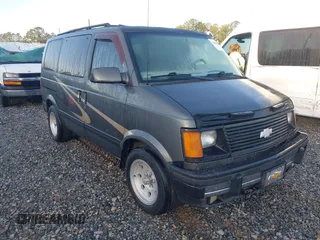 1994 Chevrolet Astro with VIN 1GNDM19Z5RB122102, listed as a IAAI auction lot 42011683 with 286,157 mi miles. Bid and sale history available at carsss.com. Image 1.