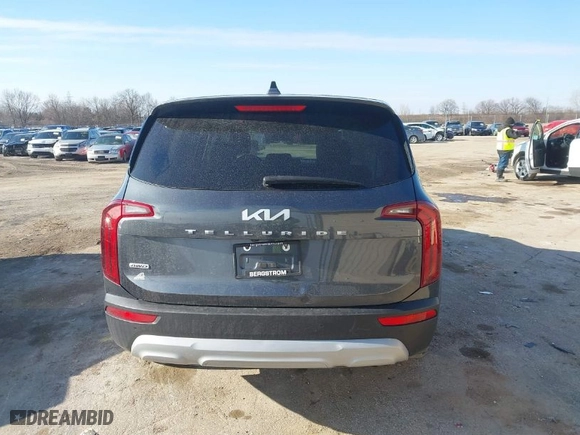 2022 Kia Telluride LX with VIN 5XYP2DHC2NG204332, listed as a IAAI auction lot 41700971 with 127,636 mi miles. Bid and sale history available at carsss.com. Image 16.