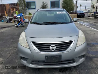 2014 Nissan Versa SV with VIN 3N1CN7AP6EL830501, listed as a Copart auction lot 44570275 with 92,211 mi miles and Clean Title. Bid and sale history available at carsss.com. Image 5.