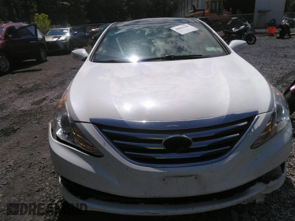 2014 Hyundai Sonata SE with VIN 5NPEC4AC3EH896740, listed as a IAAI auction lot 40032340 with 131,394 mi miles and . Bid and sale history available at DreamBid. Image 12.