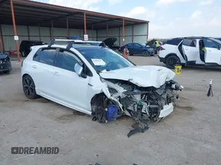 2024 Volkswagen Golf z VIN WVWEB7CD3RW120585, wystawiony jako IAAI lot #41885117 z przebiegiem Nie podano mil oraz . Historia ofert i sprzedaży dostępna na DreamBid. Obrazek 1.