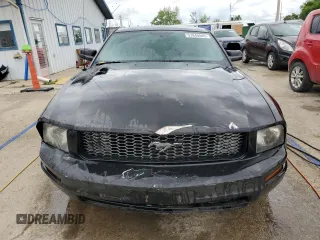 2005 Ford Mustang Deluxe z VIN 1ZVFT80N755258602, wystawiony jako Copart lot #57840845 z przebiegiem 155 278 mil mil oraz Szkoda całkowita • Salvage title. Historia ofert i sprzedaży dostępna na DreamBid. Obrazek 5.