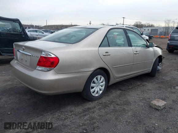 2006 Toyota Camry STD z VIN 4T1BE30KX6U645197, wystawiony jako IAAI lot #41830285 z przebiegiem 215 098 mil mil oraz . Historia ofert i sprzedaży dostępna na DreamBid. Obrazek 4.