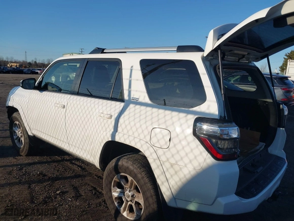 2022 Toyota 4Runner SR5 Premium with VIN JTENU5JR5N6075068, listed as a IAAI auction lot 41348606 with 54,315 mi miles. Bid and sale history available at carsss.com. Image 3.