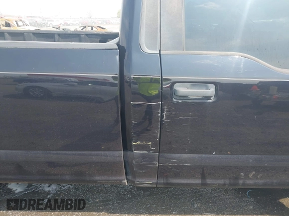 2019 Ford F-150 XL z VIN 1FTMF1CB7KKD87222, wystawiony jako IAAI lot #41955665 z przebiegiem 129 786 mil mil oraz . Historia ofert i sprzedaży dostępna na DreamBid. Obrazek 19.