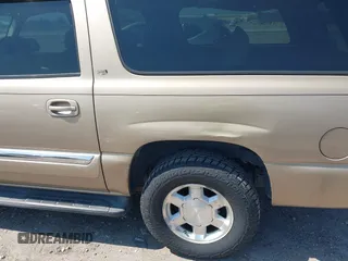 2005 GMC Yukon XL SLT with VIN 1GKEC16Z25J229939, listed as a IAAI auction lot 42064340 with 211,964 mi miles. Bid and sale history available at carsss.com. Image 16.