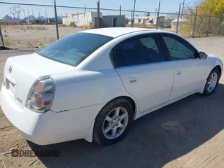 2005 Nissan Altima 2.5 S with VIN 1N4AL11D15C144011, listed as a IAAI auction lot 41965276 with 217,547 mi miles. Bid and sale history available at carsss.com. Image 4.