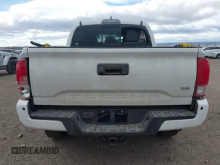 2017 Toyota Tacoma SR5 z VIN 3TMCZ5AN8HM077203, wystawiony jako IAAI lot #41765910 z przebiegiem 170 863 mil mil oraz . Historia ofert i sprzedaży dostępna na DreamBid. Obrazek 16.
