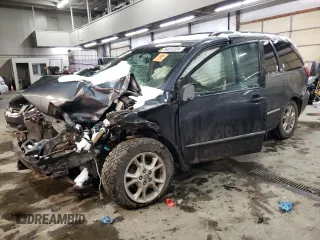 2006 Toyota Sienna XLE with VIN 5TDBA22C26S061865, listed as a Copart auction lot 84013334 with 0 mi miles and Salvage Title. Bid and sale history available at carsss.com. Image 1.
