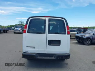 2014 Chevrolet Express Cargo z VIN 1GCSGAFX4E1198968, wystawiony jako IAAI lot #42322008 z przebiegiem 192 912 mil mil oraz . Historia ofert i sprzedaży dostępna na DreamBid. Obrazek 16.