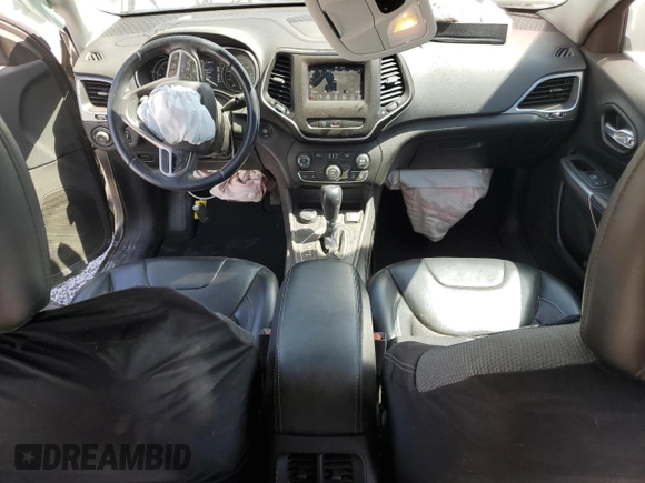 2020 Jeep Cherokee Latitude Plus z VIN 1C4PJMLX9LD510176, wystawiony jako Copart lot #55903585 z przebiegiem 67 151 mil mil oraz Szkoda całkowita • Salvage title. Historia ofert i sprzedaży dostępna na DreamBid. Obrazek 8.