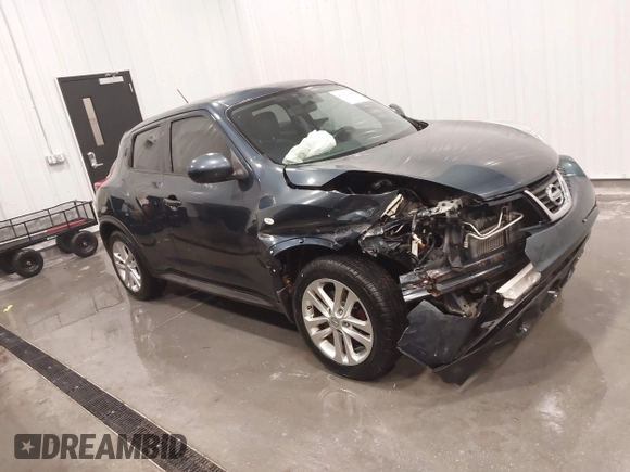 2013 Nissan Juke SV with VIN JN8AF5MV4DT216433, listed as a IAAI auction lot 41273226 with 111,775 mi miles. Bid and sale history available at carsss.com. Image 1.