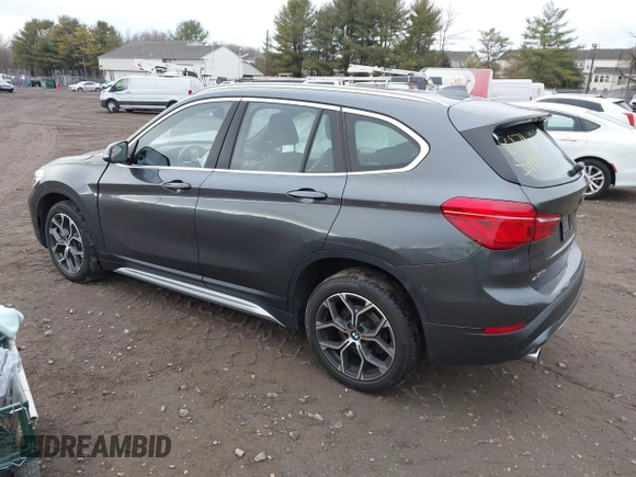 2021 BMW X1 xDrive28i with VIN WBXJG9C06M5S05303, listed as a IAAI auction lot 41060130 with 29,644 mi miles. Bid and sale history available at carsss.com. Image 3.