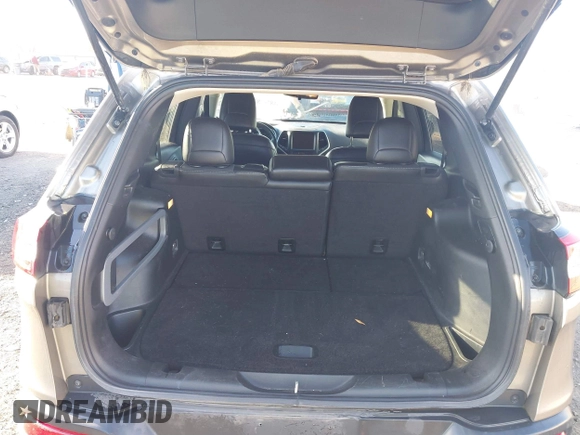2018 Jeep Cherokee Latitude Plus with VIN 1C4PJMLB7JD576453, listed as a IAAI auction lot 41875382 with 81,298 mi miles. Bid and sale history available at carsss.com. Image 8.