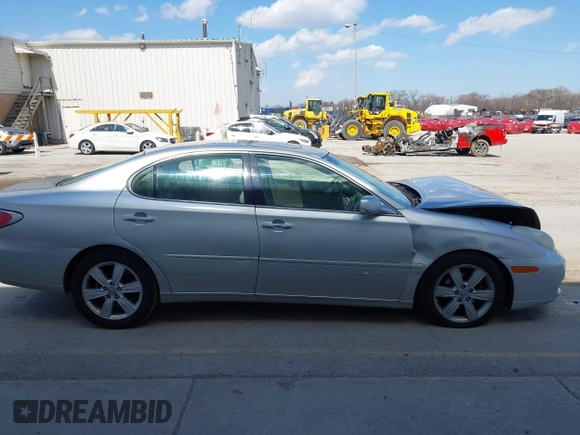 2003 Lexus ES with VIN JTHBF30G536016216, listed as a IAAI auction lot 41888373 with 108,522 mi miles. Bid and sale history available at carsss.com. Image 14.