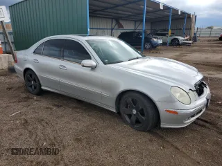 2005 Mercedes-Benz E 500 z VIN WDBUF83J85X167643, wystawiony jako Copart lot #58671375 z przebiegiem 195 835 mil mil oraz Nie do naprawy • Non repairable. Historia ofert i sprzedaży dostępna na DreamBid. Obrazek 4.