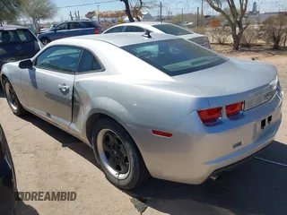 2011 Chevrolet Camaro 2LS z VIN 2G1FA1ED5B9154603, wystawiony jako IAAI lot #41814597 z przebiegiem 102 267 mil mil oraz . Historia ofert i sprzedaży dostępna na DreamBid. Obrazek 3.