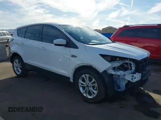 2017 Ford Escape SE z VIN 1FMCU0GD4HUC98899, wystawiony jako IAAI lot #41633762 z przebiegiem 72 245 mil mil oraz . Historia ofert i sprzedaży dostępna na DreamBid. Obrazek 1.
