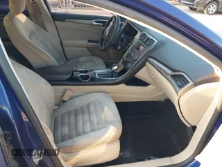 2014 Ford Fusion SE with VIN 3FA6P0HD2ER135684, listed as a IAAI auction lot 42043721 with 161,365 mi miles. Bid and sale history available at carsss.com. Image 5.