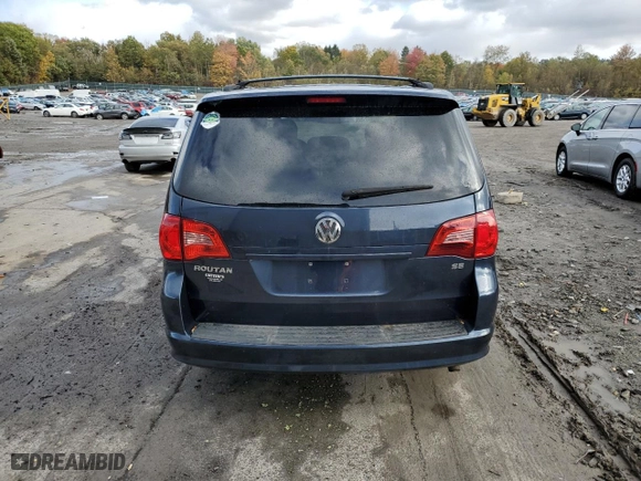 2009 Volkswagen Routan SE with VIN 2V8HW34189R544372, listed as a Copart auction lot 76146764 with 194,384 mi miles and Clean Title. Bid and sale history available at carsss.com. Image 6.