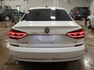 2018 Volkswagen Passat SEL Premium z VIN 1VWCA7A38JC029626, wystawiony jako Copart lot #52119595 z przebiegiem 63 342 mil mil oraz Nie do naprawy • Non repairable. Historia ofert i sprzedaży dostępna na DreamBid. Obrazek 6.