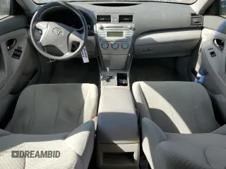 2008 Toyota Camry LE z VIN 4T4BE46K88R013921, wystawiony jako Copart lot #72229094 z przebiegiem 120 851 mil mil oraz Szkoda całkowita • Salvage title. Historia ofert i sprzedaży dostępna na DreamBid. Obrazek 8.