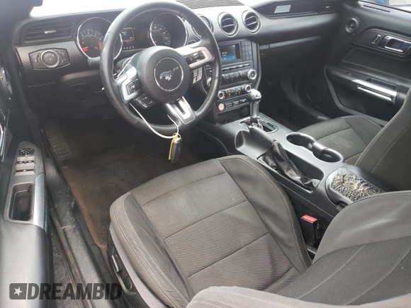 2015 Ford Mustang V6 z VIN 1FATP8EM8F5414762, wystawiony jako Copart lot #58530355 z przebiegiem 170 357 mil mil oraz Czysty tytuł • Clean title. Historia ofert i sprzedaży dostępna na DreamBid. Obrazek 8.