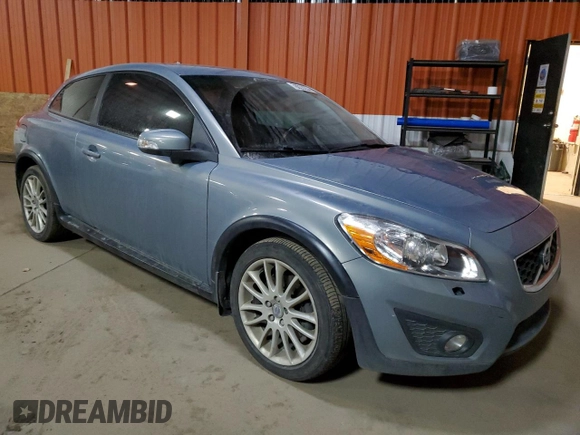2012 Volvo C30 z VIN YV1672MK9C2284681, wystawiony jako Copart lot #78033234 z przebiegiem 240 492 mil mil oraz Czysty tytuł • Clean title. Historia ofert i sprzedaży dostępna na DreamBid. Obrazek 4.