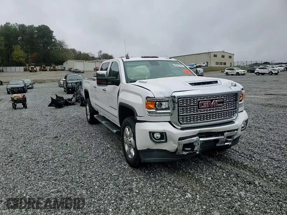 2019 GMC Sierra 2500HD Denali z VIN 1GT12SEY8KF150379, wystawiony jako Copart lot #80525704 z przebiegiem Nie podano mil oraz Szkoda całkowita • Salvage title. Historia ofert i sprzedaży dostępna na DreamBid. Obrazek 11.