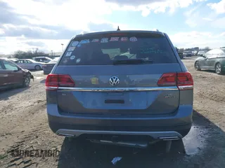 2018 Volkswagen Atlas SE with VIN 1V2LR2CA8JC557594, listed as a IAAI auction lot 41407513 with Not provided miles and . Bid and sale history available at DreamBid. Image 15.