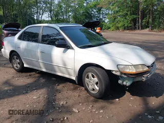 2000 Honda Accord EX с VIN 1HGCG1650YA070669, выставлен на аукционе IAAI как лот 42487707 с пробегом 231 041 миль миль и . История ставок и продаж доступна на DreamBid. Изображение 1.