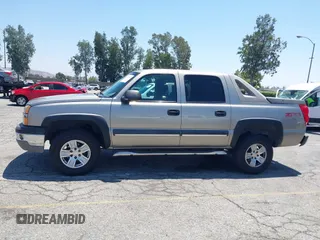 2003 Chevrolet Avalanche z VIN 3GNEC13T03G283368, wystawiony jako IAAI lot #42642951 z przebiegiem 177 383 mil mil oraz . Historia ofert i sprzedaży dostępna na DreamBid. Obrazek 14.