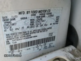 2006 Ford F-250 XL z VIN 1FTSW21536EB81894, wystawiony jako Copart lot #45573005 z przebiegiem 65 722 mil mil oraz Szkoda całkowita • Salvage title. Historia ofert i sprzedaży dostępna na DreamBid. Obrazek 12.