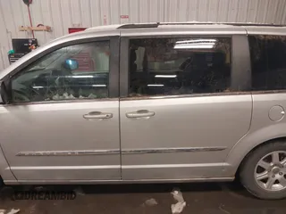 2011 Chrysler Town & Country Touring with VIN 2A4RR5DG0BR735274, listed as a IAAI auction lot 41845820 with 163,440 mi miles and . Bid and sale history available at DreamBid. Image 14.