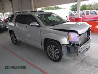2017 GMC Terrain Denali z VIN 2GKFLRE32H6105591, wystawiony jako IAAI lot #42537729 z przebiegiem 138 908 mil mil oraz . Historia ofert i sprzedaży dostępna na DreamBid. Obrazek 1.