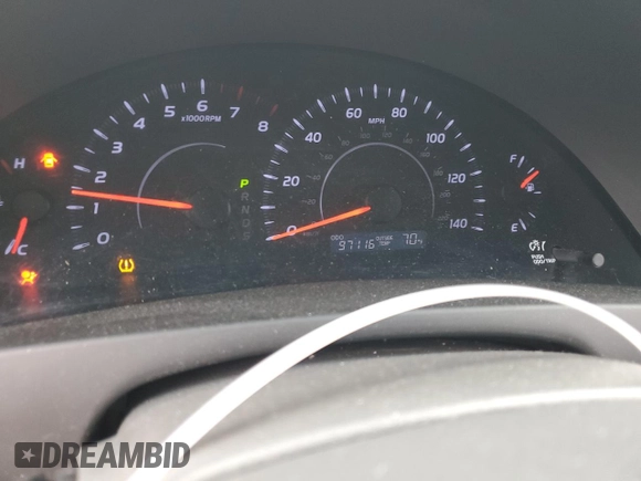2010 Toyota Camry z VIN 4T1BF3EK2AU103008, wystawiony jako Copart lot #85611864 z przebiegiem 97 116 mil mil oraz Szkoda całkowita • Salvage title. Historia ofert i sprzedaży dostępna na DreamBid. Obrazek 9.