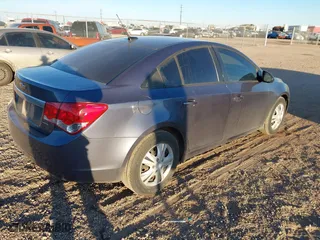 2014 Chevrolet Cruze LS with VIN 1G1PA5SH1E7171908, listed as a IAAI auction lot 40688244 with 96,643 mi miles. Bid and sale history available at carsss.com. Image 4.