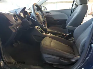 2015 Chevrolet Sonic LT z VIN 1G1JC5SH0F4191697, wystawiony jako Copart lot #88711955 z przebiegiem 126 569 mil mil oraz Szkoda całkowita • Salvage title. Historia ofert i sprzedaży dostępna na DreamBid. Obrazek 7.