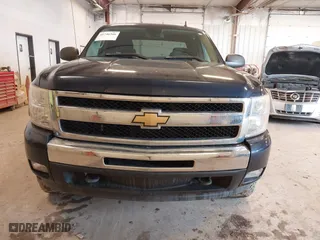 2009 Chevrolet Silverado 1500 LT with VIN 1GCEK29099Z279603, listed as a IAAI auction lot 41746366 with 174,752 mi miles. Bid and sale history available at carsss.com. Image 6.