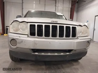 2007 Jeep Grand Cherokee Laredo with VIN 1J8GR48K57C687365, listed as a IAAI auction lot 42038456 with 162,343 mi miles. Bid and sale history available at carsss.com. Image 6.